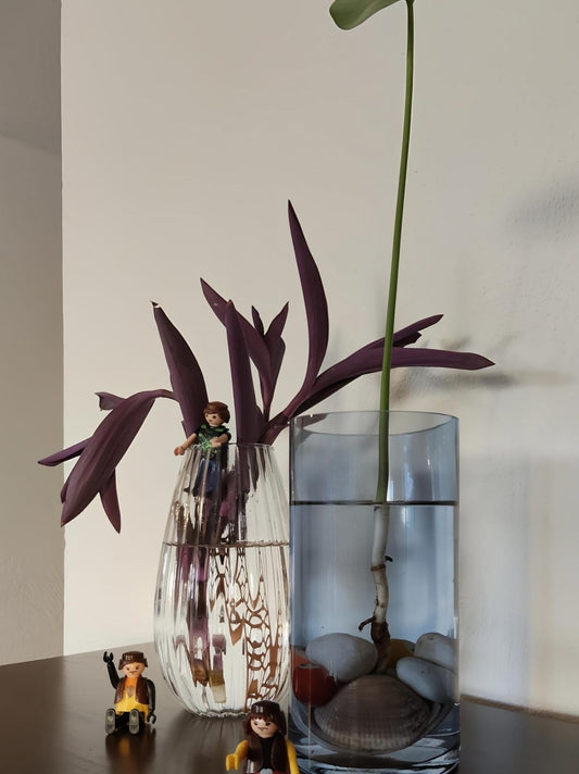 Brisa Azul – Florero Decorativo 20 cm