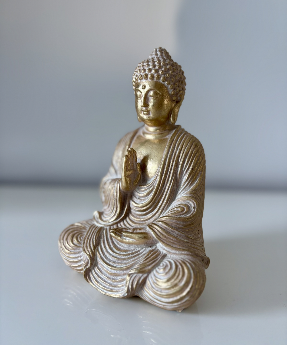 Figura de Buda Shanti en resina con diseño zen y cesto decorativo, pieza de decoración elegante para el hogar estilo oriental