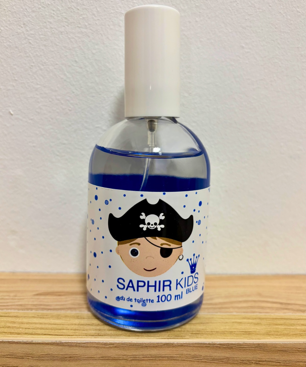 Botella de colonia infantil Fresh Kids de Acho Home en formato spray con aroma fresco, cítrico suave y floral ligero