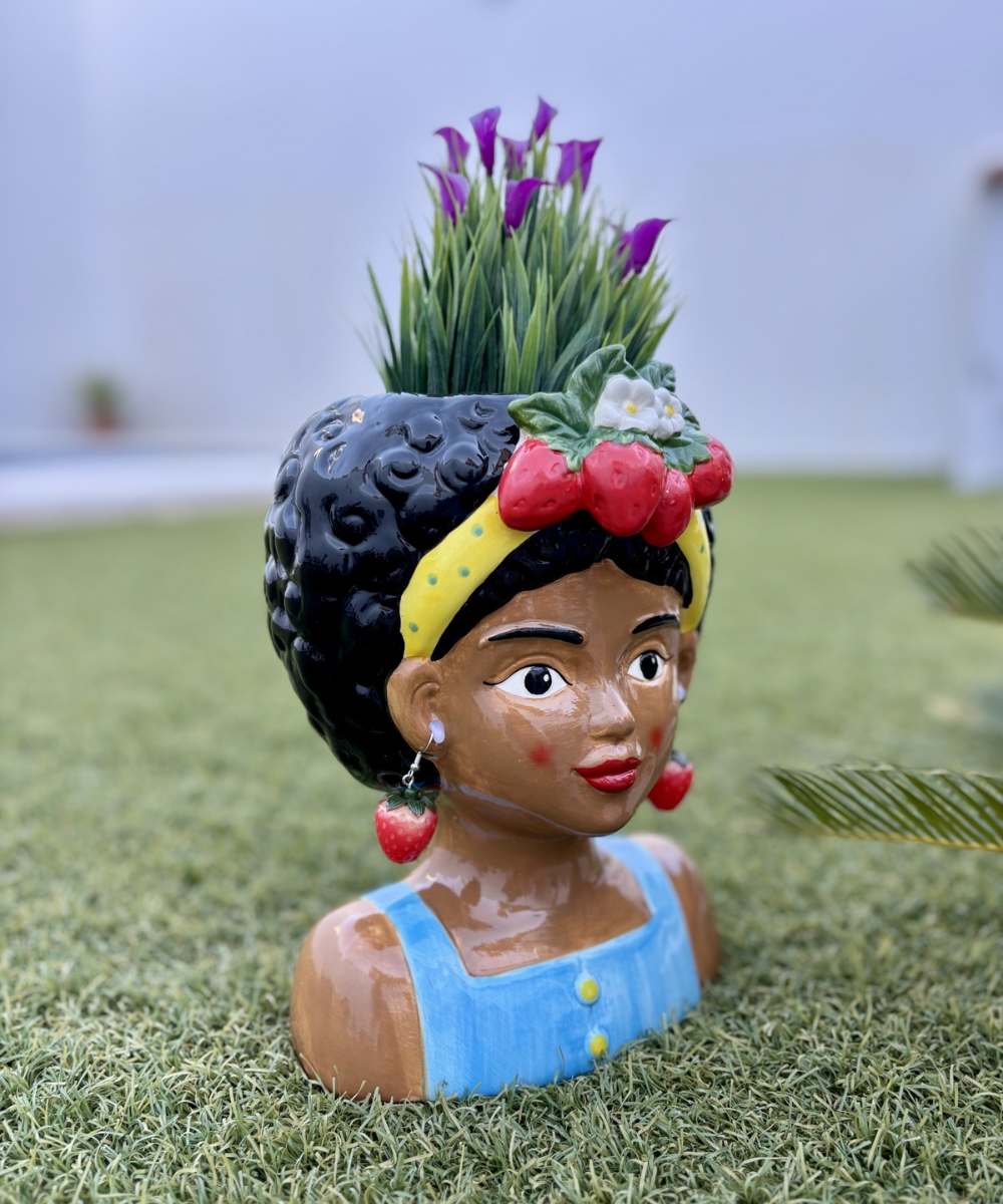 Jarrón decorativo Frida Pop con pendientes y detalles frutales, diseño artístico moderno ideal para decoración original del hogar