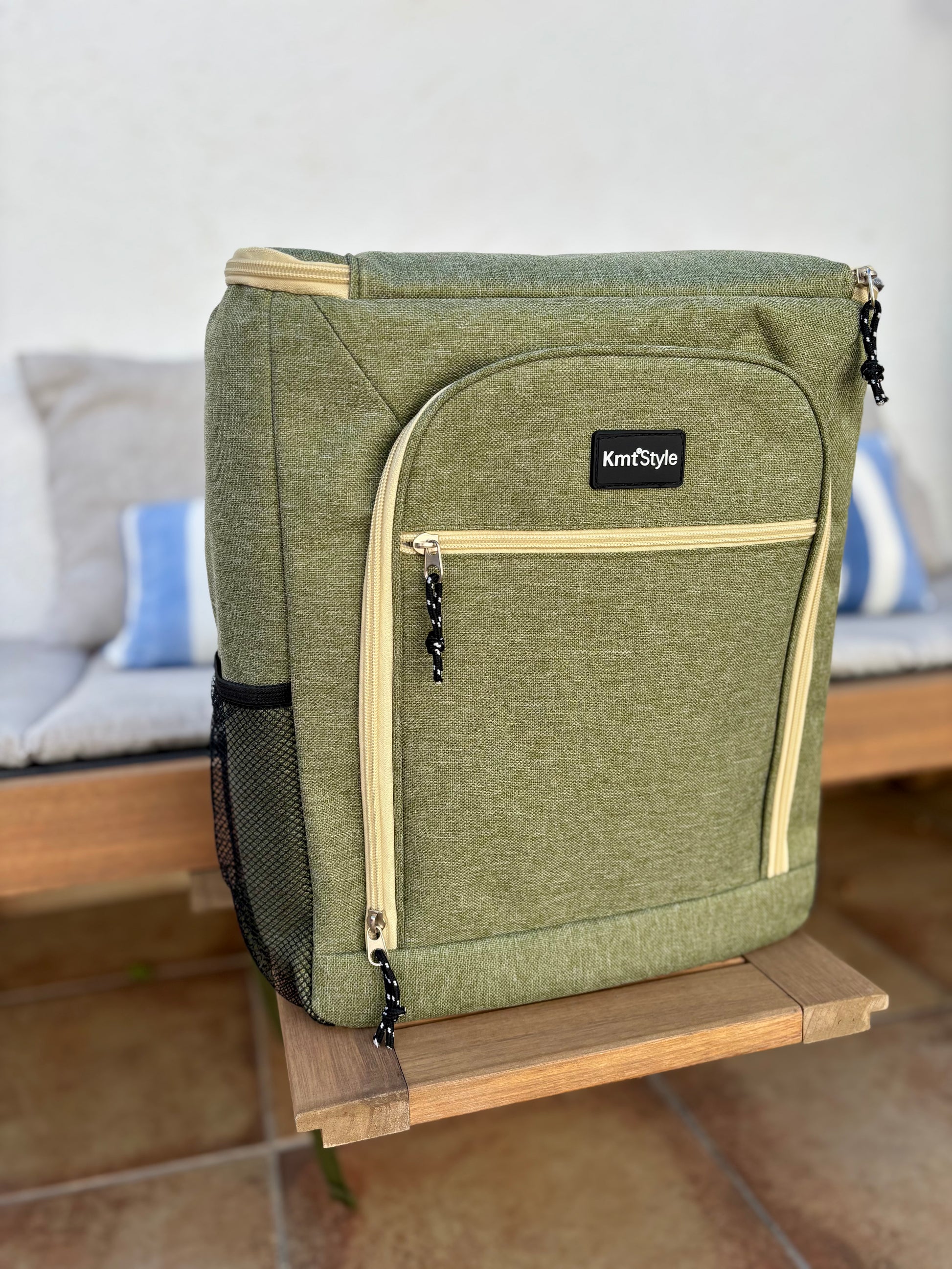 Mochila térmica KMT Style de 27 litros en color verde caqui con bolsillo frontal y gran capacidad
