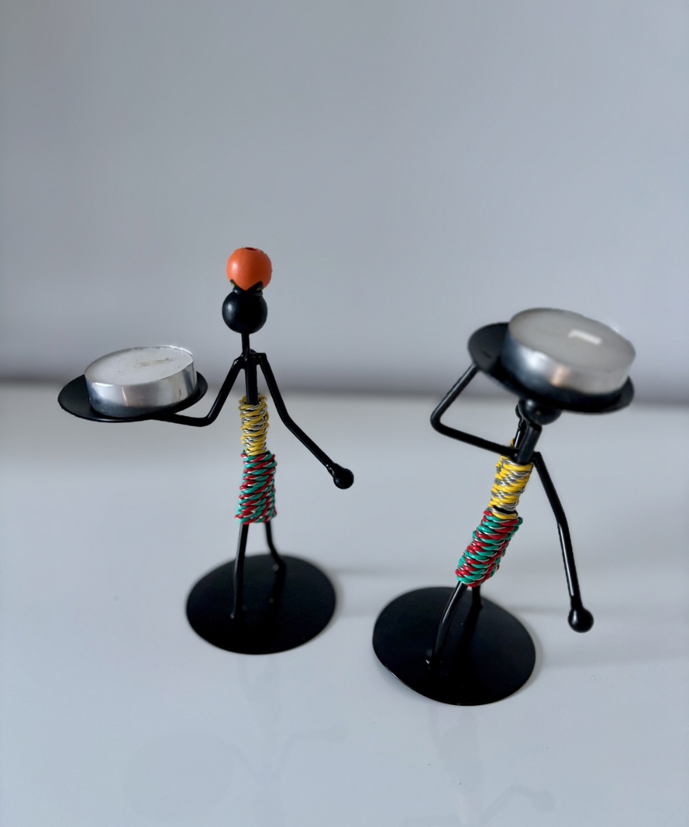 Set de portavelas con figuras africanas artesanales en hierro forjado, ratán y madera, diseño decorativo con hilos de colores para el 