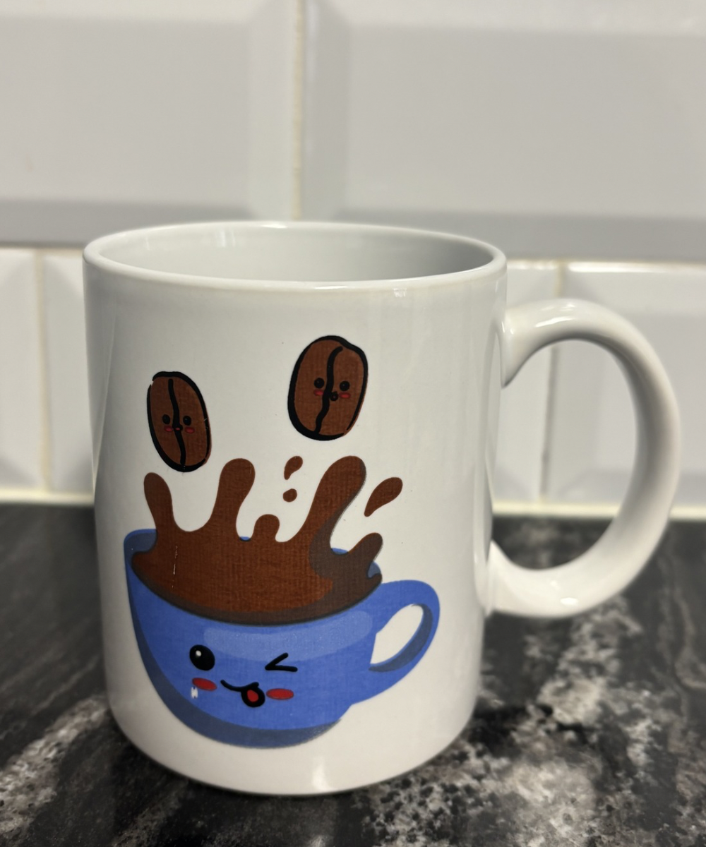 Taza de cerámica con dibujo de taza de café divertida en la parte trasera, diseño original para cafeteros