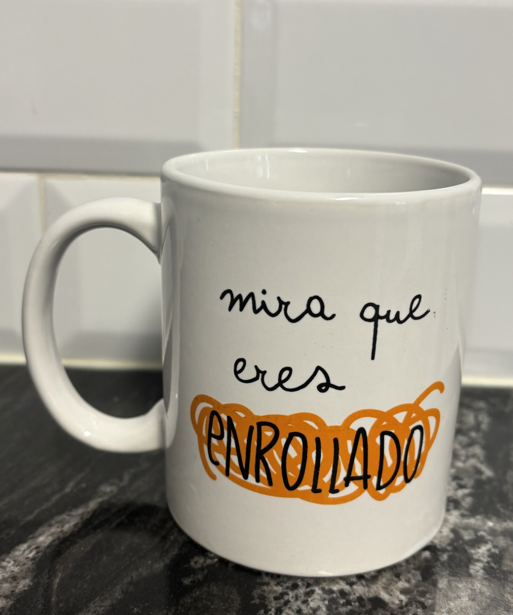 Taza de cerámica blanca con frase Mira que eres enrollado, diseño divertido para café o desayuno