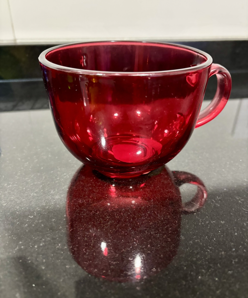 Taza Rainbow Glass roja de vidrio templado, diseño original para mesa y desayuno