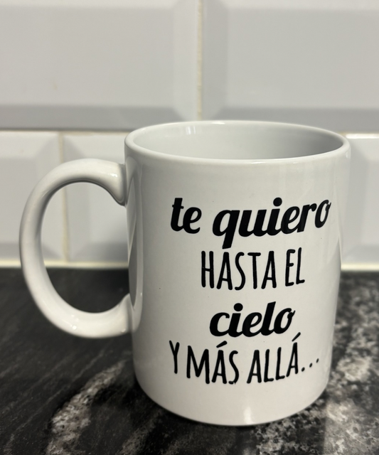 Taza de cerámica blanca con frase Te quiero hasta el cielo y más allá, diseño dulce y original