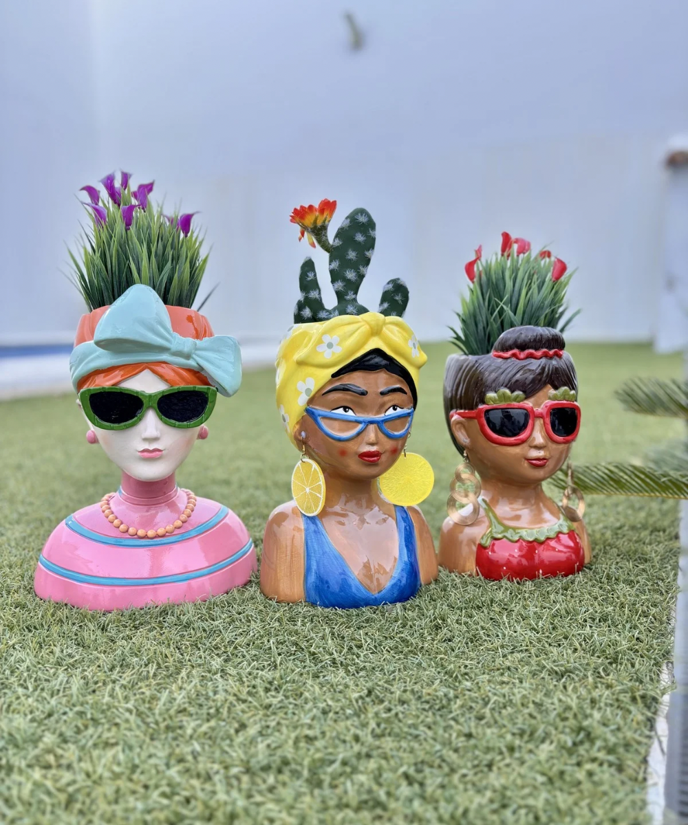 Jarrones Frida Pop decorativos con flores, diseño artístico inspirado en el arte contemporáneo para dar personalidad a cualquier espacio